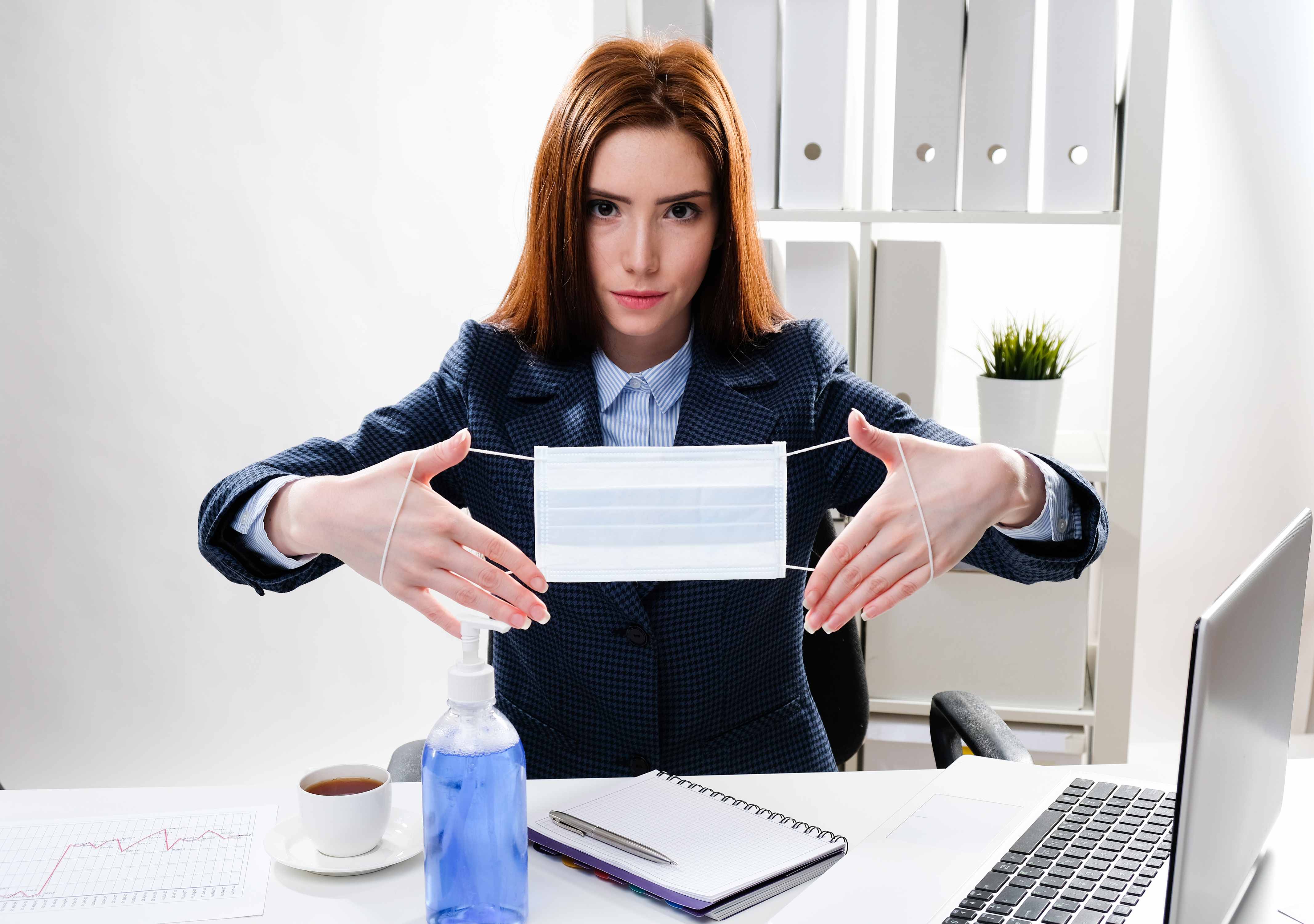 Как написать заявление на увольнение по собственному желанию: нюансы и шаблон